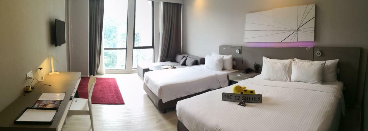 The 12 Suites @ Empire Damansara Petaling Jaya Exterior foto